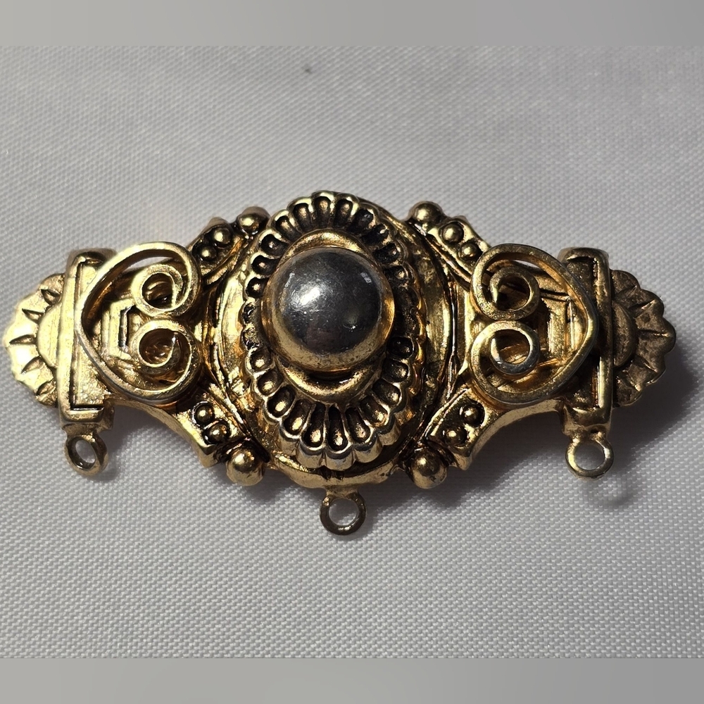 Vintage Coro Victorian Brooch Pin
